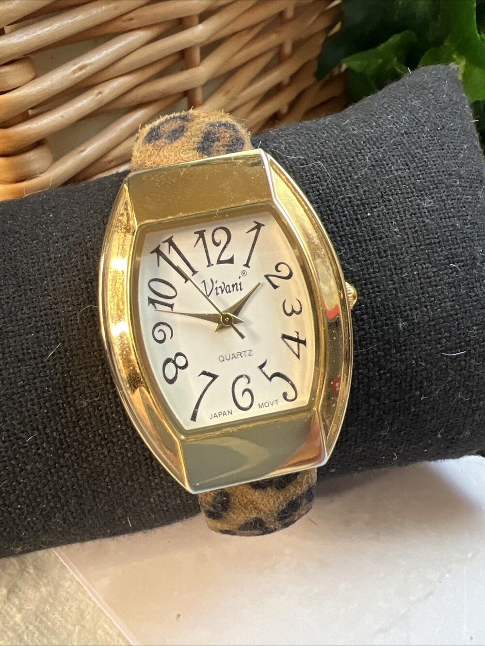 Vivani Quartz Cuff Hinge Watch Cheetah pattern Band New Battery With Box